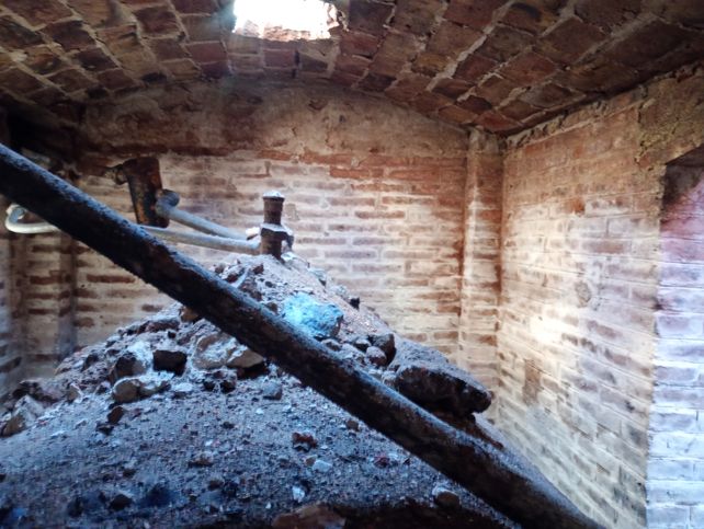 La historia de Rosario muestra cosas inesperadas: un tanque de combustible, túneles y pelotas de tiento