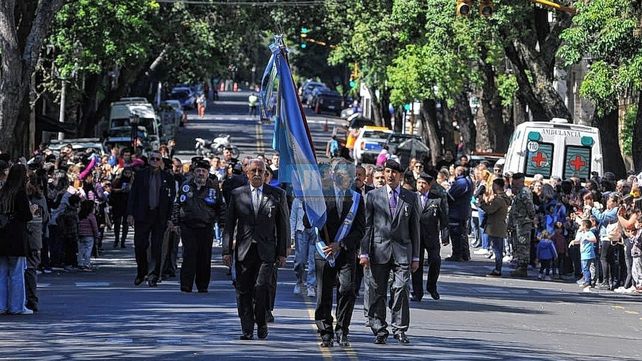 Un desfile cívico militar homenajeó la Gesta de Malvinas