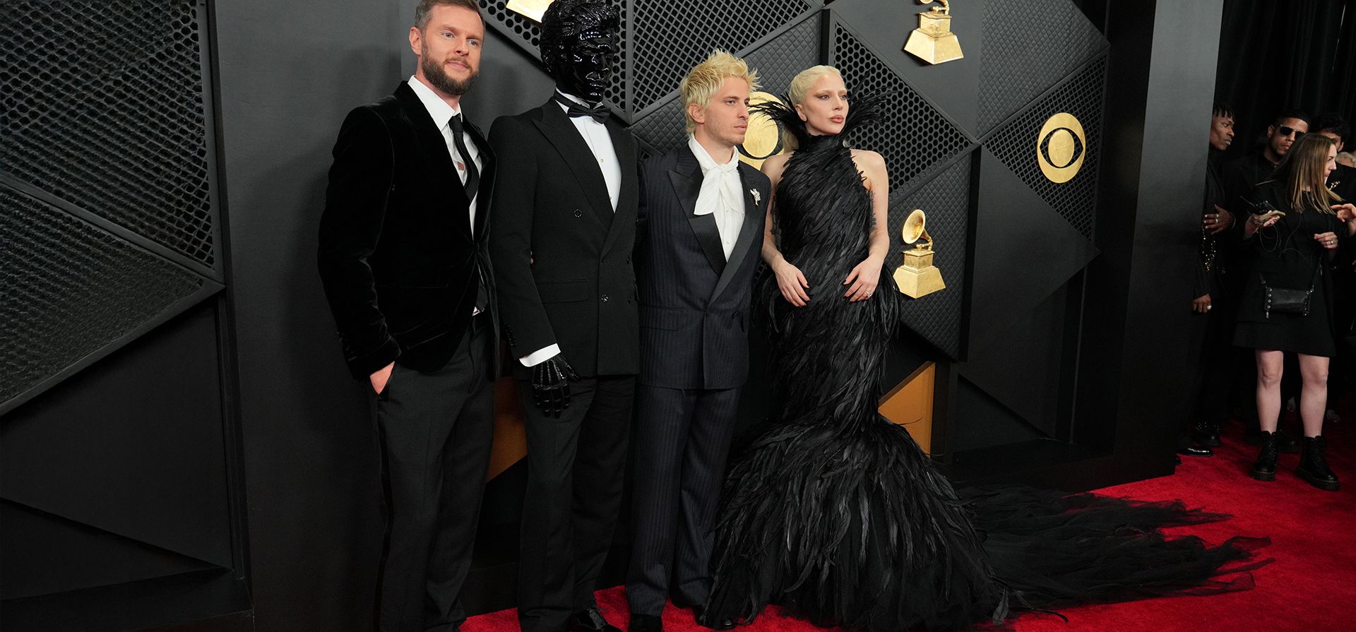 Cirkut (de izquierda a derecha), Gesaffelstein, Andrew Watt y Lady Gaga llegan a la 68.ª edición de los Premios Grammy el domingo 1 de febrero de 2026 en Los Ángeles. (Foto de Jordan Strauss/Invision/AP)