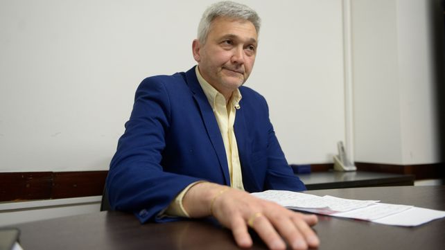 Ricardo Carloni envió la invitación a la oposición por correo electrónico. Considera que el club está perdiendo tiempo.