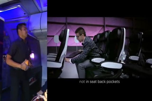 El curioso baile de un asistente de vuelo para explicar las normas de seguridad