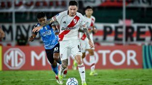 River jugó con 10 hombres desde los cuatro minutos y empató ante Blooming