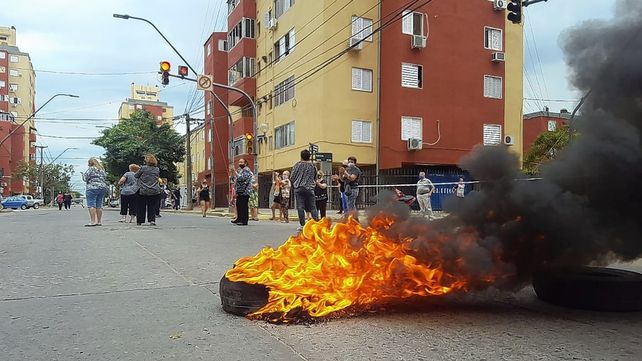 Queremos dormir: descontrol nocturno y música a todo volumen irritan a vecinos de Las Flores II