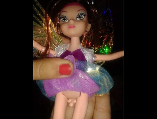 A una nena le regalaron un hada y descubrió que era una muñeca travesti