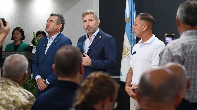 La Provincia reconoció a policías que investigron el femicidio en Gobernador Mansilla y que capturaron al prófugo del doble femicidio de Córdoba y hallazgo del chofer