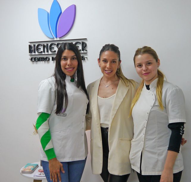 Joana Amoros es médica, especializada en medicina estética y dirige el centro de belleza facial y corporal, Bienesther, en la ciudad de Pueblo Esther.