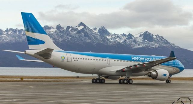 En un mensaje durante el vuelo, pilotos de Aerolíneas Argentinas denuncian falta de controles