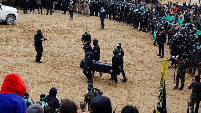 Guerra en Gaza: Hamás entregó a Israel los cuerpos de la familia argentina Bibas