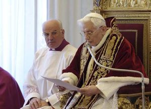 Benedicto XVI dijo que ya no tiene fuerzas y renunció a su papado