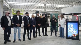 Organizadores, empresarios y funcionarios estuvieron presentes en el recorrido por la megaferia Expocon Funes 2025.
