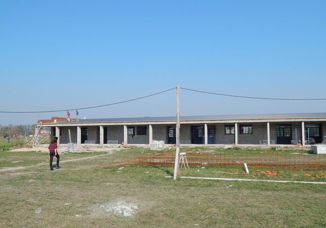Amplia. La escuela cuenta con un gran sector de galerías que integran el edificio con la naturaleza / Foto: Gentileza Escuela Recreo