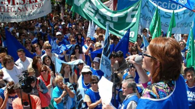 Con fuertes reclamos, Amsafé se suma a la marcha al Congreso