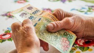 En caso de que la Ley Bases se aprobada en Senado las personas con 65 años que no cuenten con 30 años de aportes no podrán acceder a una jubilación