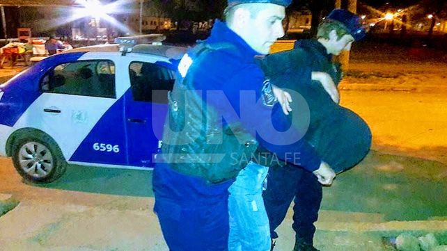 Cayeron los presuntos autores de balear a un hombre en barrio Barranquitas