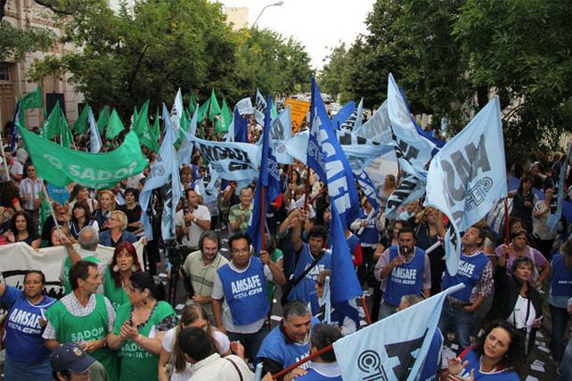 Los maestros retoman la paritaria, pero ratifican el paro de 48 horas