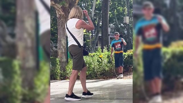 El salto en skate provocó un altercado frente a la Municipalidad.