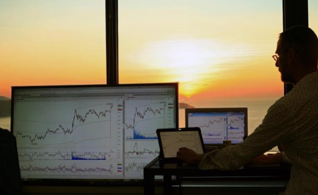 El dinero inteligente apunta a cruces ocultos de forex
