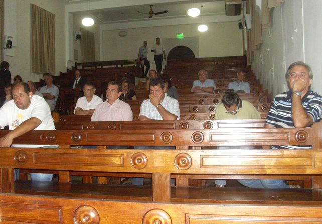 En audiencia. La asamblea se realizó en la Facultad de Ciencias Jurídicas y Sociales.