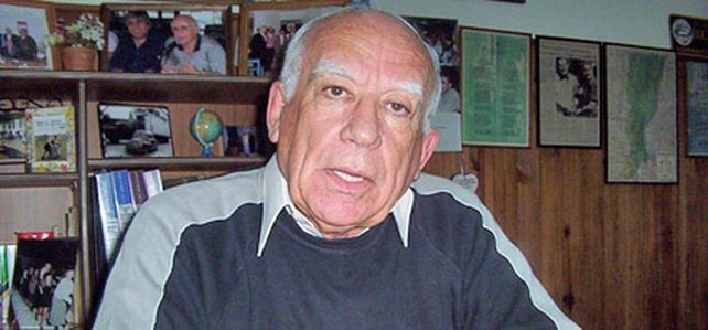 Volcaron en la autopista tras robar un auto: un muerto y un detenido