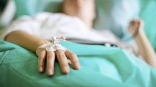 El monitoreo y asistencia de pacientes bajo internación domiciliara debe ser igual que en un hospital o sanatorio.