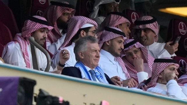El ex presidente Mauricio Macri estuvo en el palco oficial viendo el debut de la selección argentina en el Mundial Qatar 2022.&nbsp;