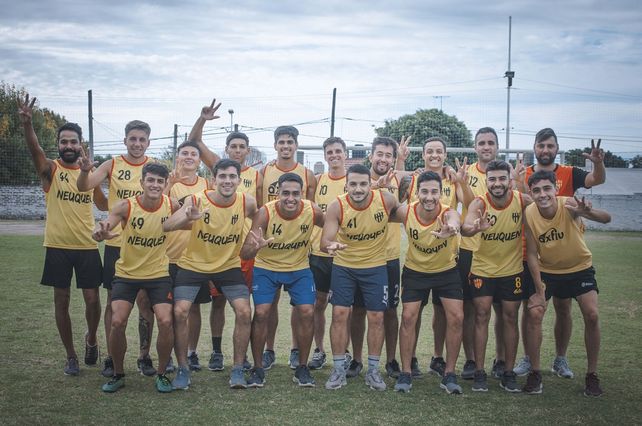 Club Neuquén aún sigue festejando la tercera