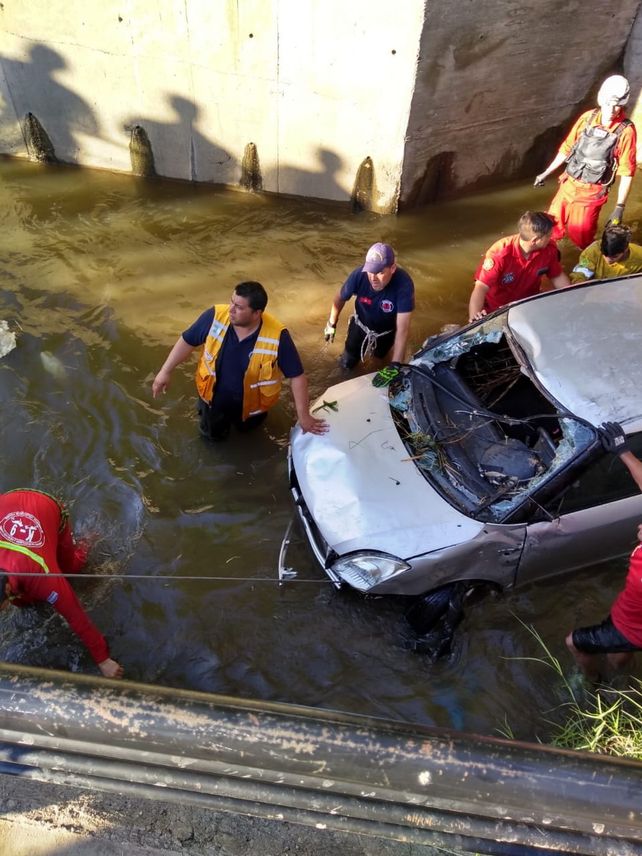 Así quedó el auto de Fiorella. 
