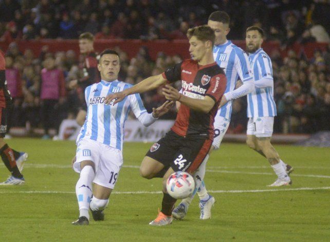 Genaro Rossi tuvo su último partido en Newell's en la temporada 2023, con Gabriel Heinze de técnico.