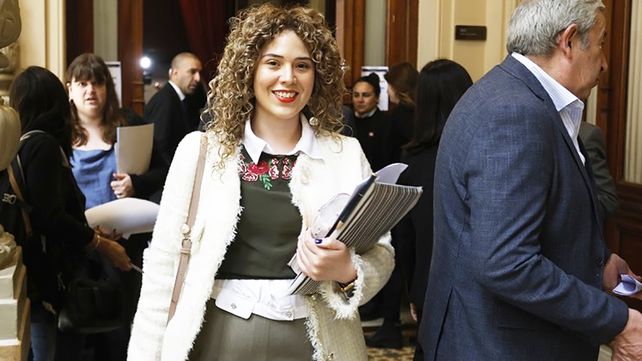 La diputada Lourdes Arrieta insinúa que los fondos para la campaña a diputado nacional del ex ministro se pagó con dineros de la obra social.&nbsp;