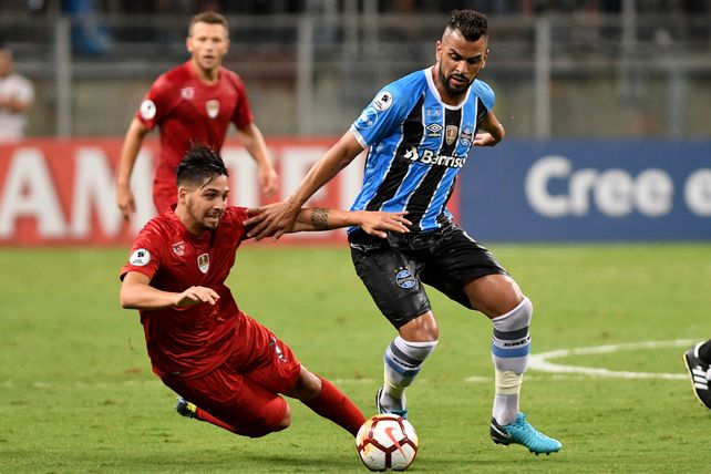 El Rojo no pudo en los penales y el Gremio se queda con la Recopa