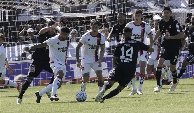 Ever Banega y el Colo Ramírez en acción