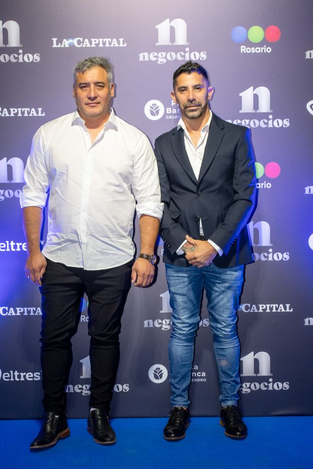 Daniel Berdesegar junto al influencer rosarino Matías Raimundo
