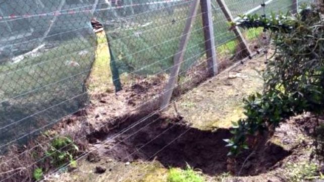 Cavaron un túnel y robaron en un country que tiene un cerco electrificado