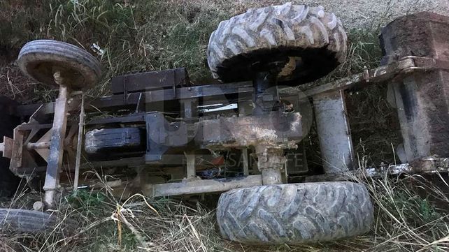Murió un trabajador al caer con su tractor a una zanja en el sur provincial