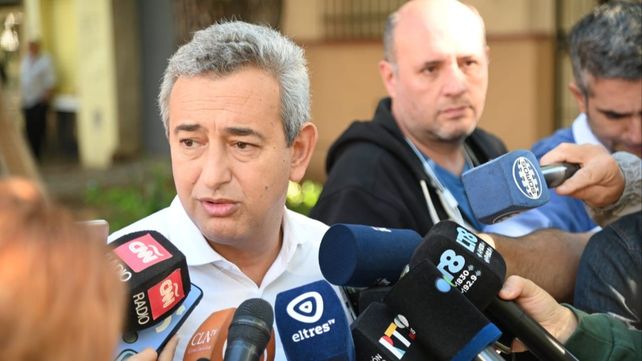 El intendente Pablo Javkin: Muchos chicos van a las escuelas pero necesitan un refuerzo. Lo que hacemos es detectar a esos chicos y darle el apuntalamiento necesario”.