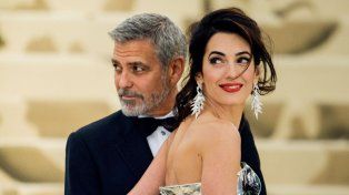 Un George Clooney generado con IA la estafó por 15.000 dólares