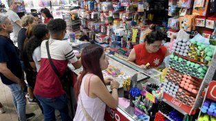 Consumo en alerta: las ventas minoristas volvieron a caer y los comercios apuntan a la pérdida de poder adquisitivo