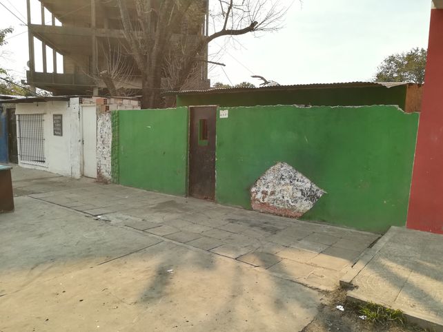 Tras una jornada de trabajo, una bala letal lo encontró en la puerta de su casa