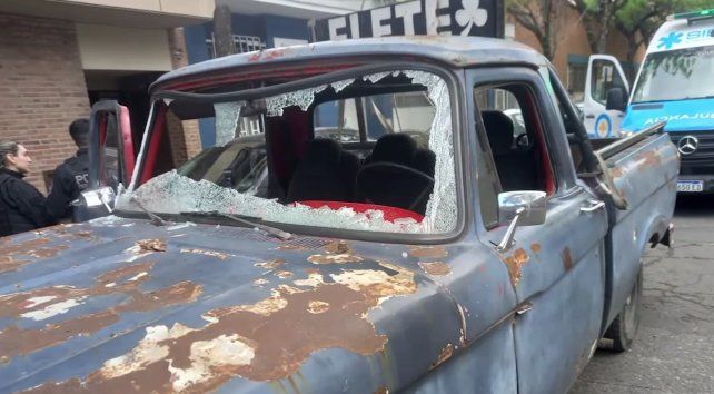 Atacaron a piedrazos a un fletero que llevaba hinchas de Newells a la cancha