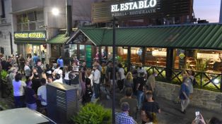 Gastronomists hugged El Establo and demanded more protection