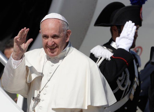 A ver al Papa... y de shopping: ¿cuánto le sale a un santafesino una estadía en Chile?