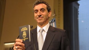 El nuevo pasaporte tendrá un chip electrónico y una duración de 10 años