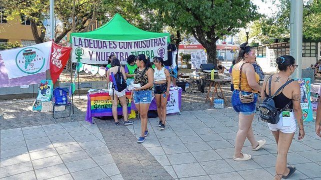 El encuentro se realizó en plaza 25 de Mayo y posteriormente marcharon por instituciones públicas.