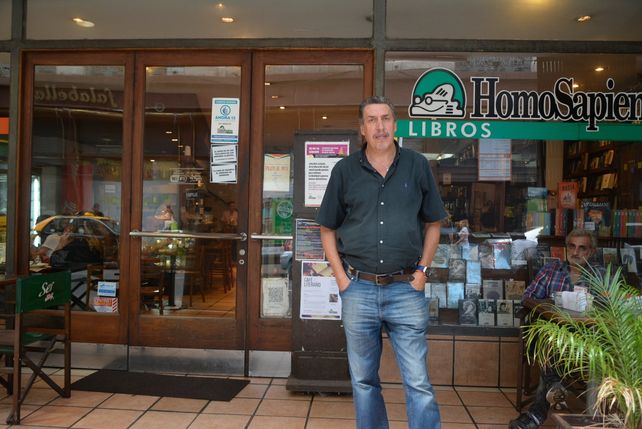 El rosarino Perico Pérez recibió el premio nacional al librero del año