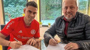 Rafael Santos Borré es jugador de Internacional de Brasil.