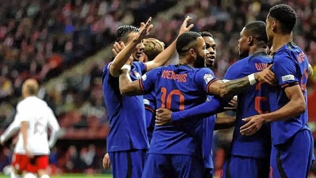 Países Bajos superó como visitante a Polonia por la Liga de las Naciones.