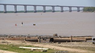 Yacyretá abre compuertas para que suba el río Paraná