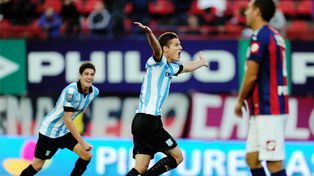 Racing fue contundente y goleó a San Lorenzo en el Bajo Flores