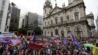 Multitudinarias marchas en Brasil el día que llegó a las 500 mil muertes por coronavirus