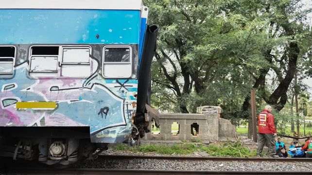 Colisionaron dos trenes del Ferrocarril San Martín que circulaban en el mismo sentido